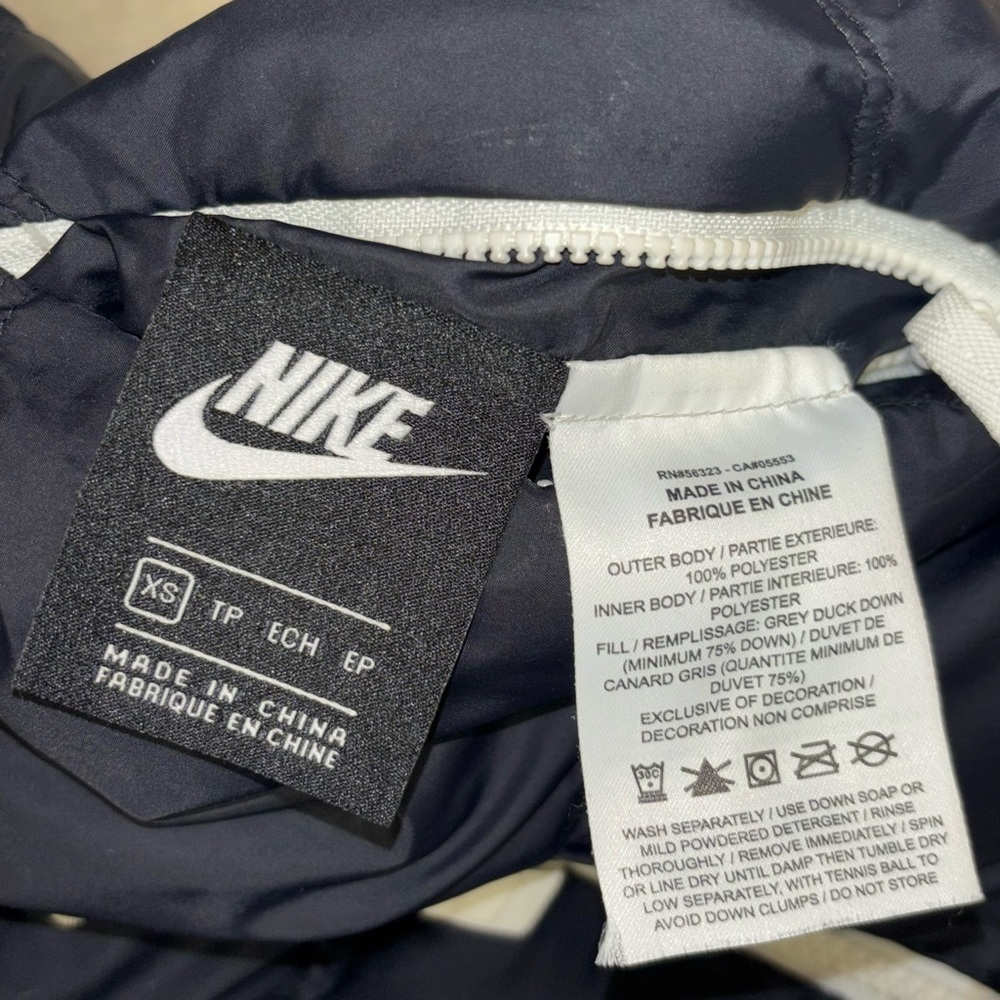 Nike Puffer Hooded Reversible Jacket - Picture 2 of 2
